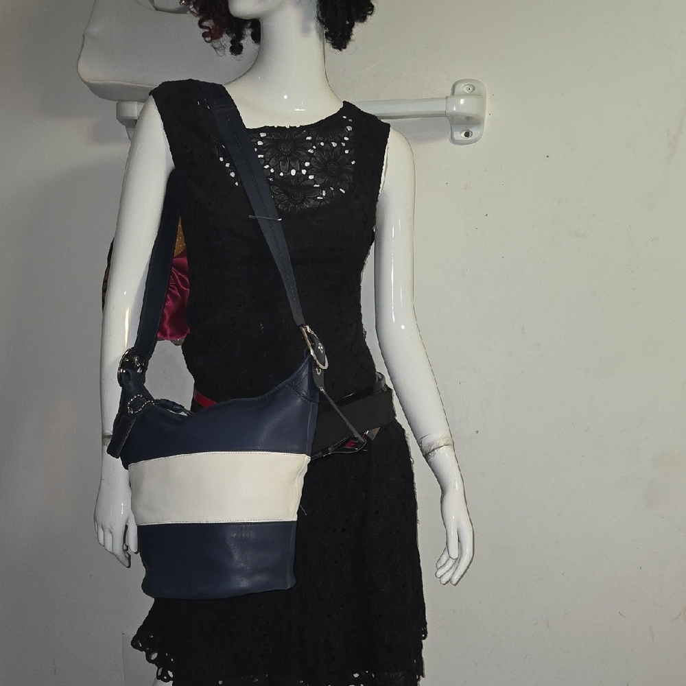 Coach Navy and White Leather Hobo Bag - Picture 10 of 16